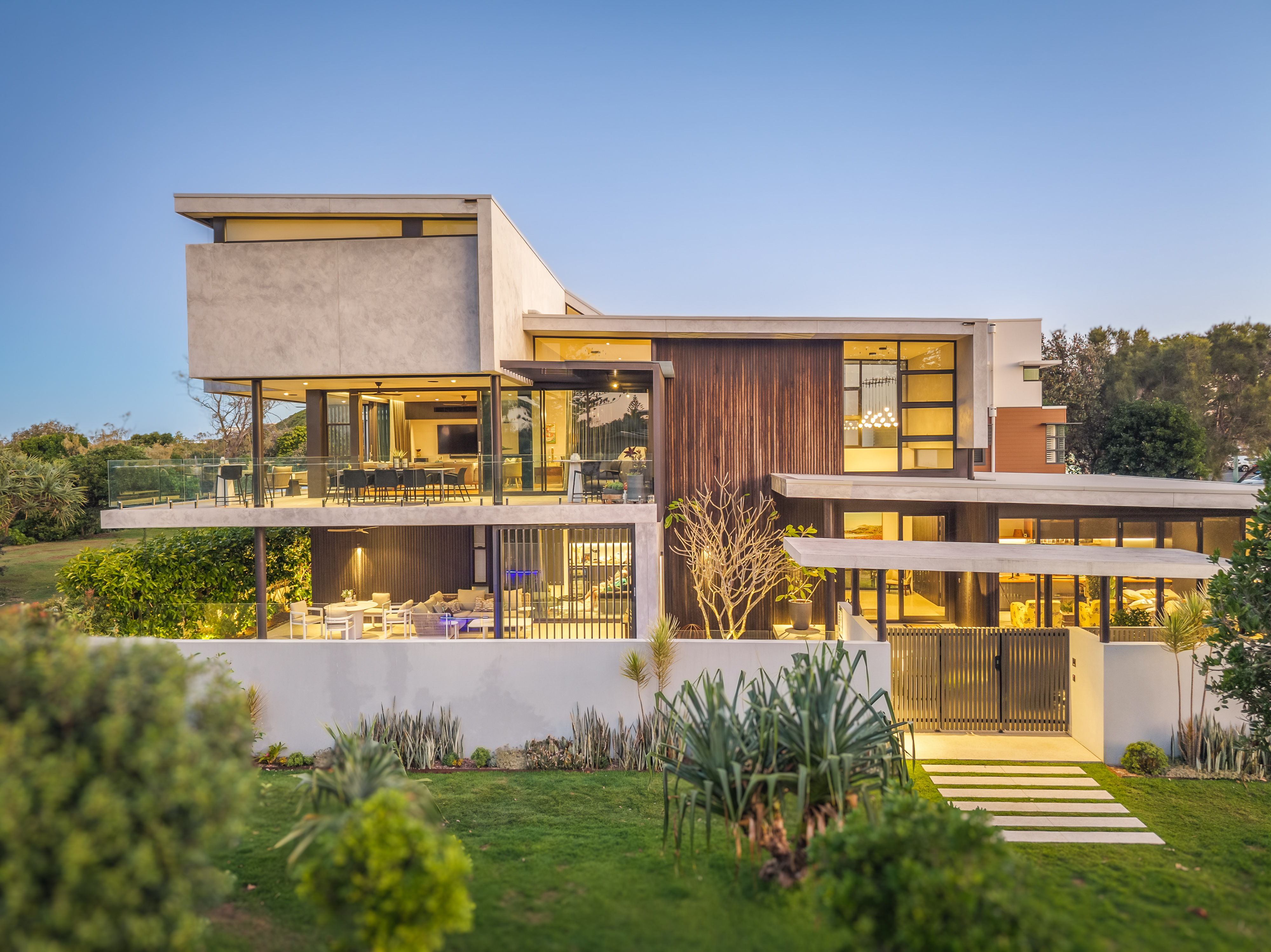 8 Palm Avenue exterior — architectural real estate photography Hastings Point
